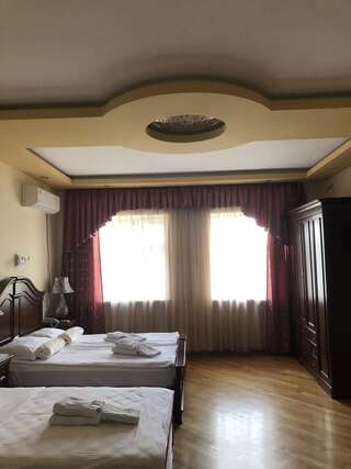 Отель Hotel For You Ереван Семейный люкс-4