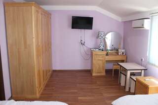Отель Hotel For You Ереван Бюджетный двухместный номер с 2 отдельными кроватями-2