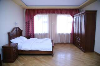 Отель Hotel For You Ереван Семейный люкс-9